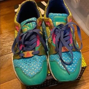 Solange x Trinomic XT2 PLUS Triangles